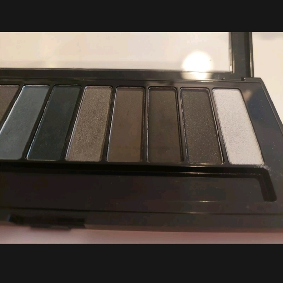 L'Oréal Paris La Palette Noir - Picture 4 of 6